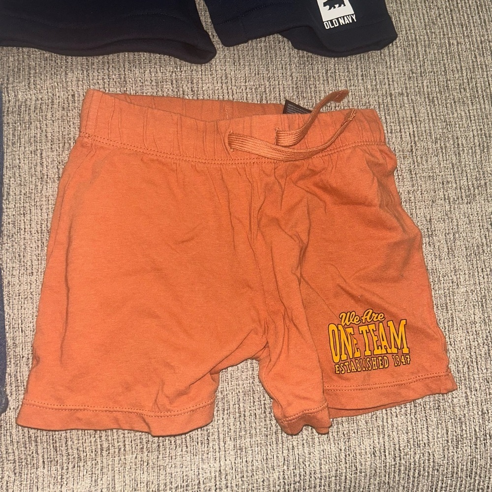 Lot of 3 pairs of shorts for boys size 4/5 - Picture 4 of 7